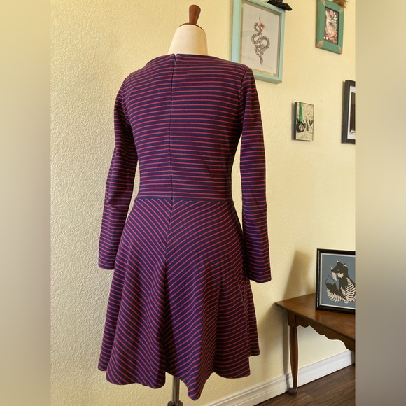 Darling Red & Navy Stripe Gap Long Sleeve Fit & Flare Dress EUC Sz 8 - Picture 3 of 6